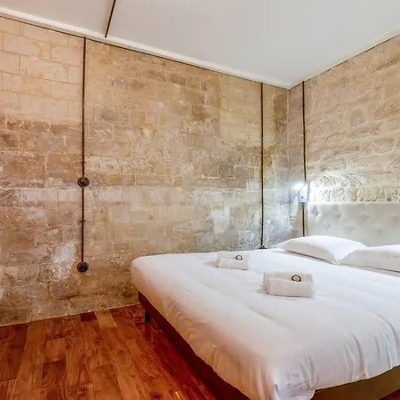 Nouveau - Industrial - 6p - Gym/sauna Apartment