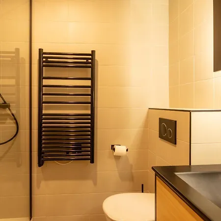 Nouveau - Industrial - 6p - Gym/sauna Apartment